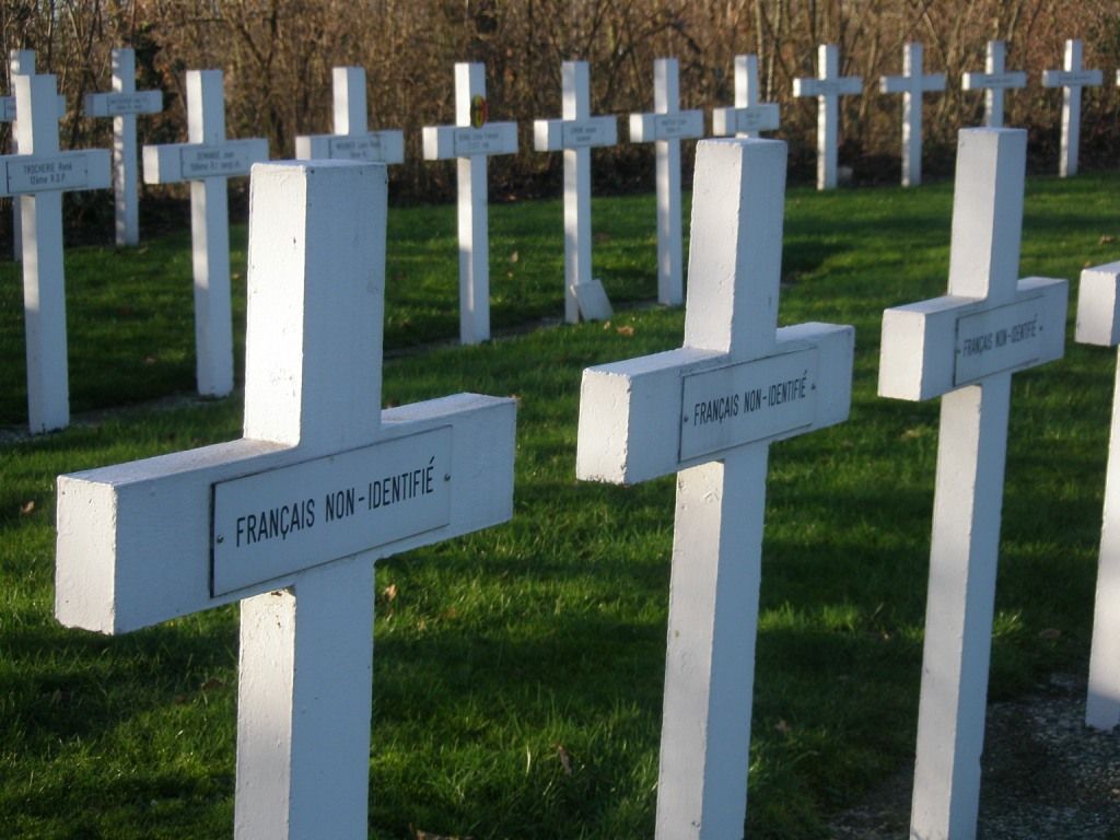 Graven van onbekende gesneuvelden op de begraafplaats in Kapelle (Erfgoed Zeeland).