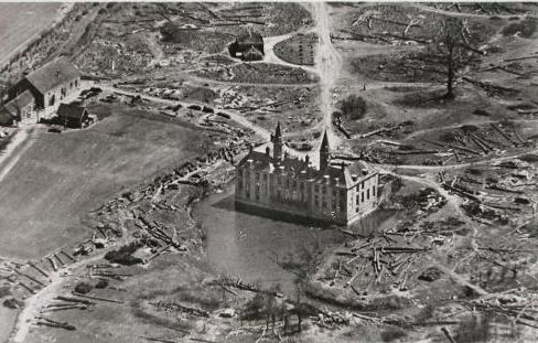 Kasteel ter Hooge, na de drooglegging in 1946.