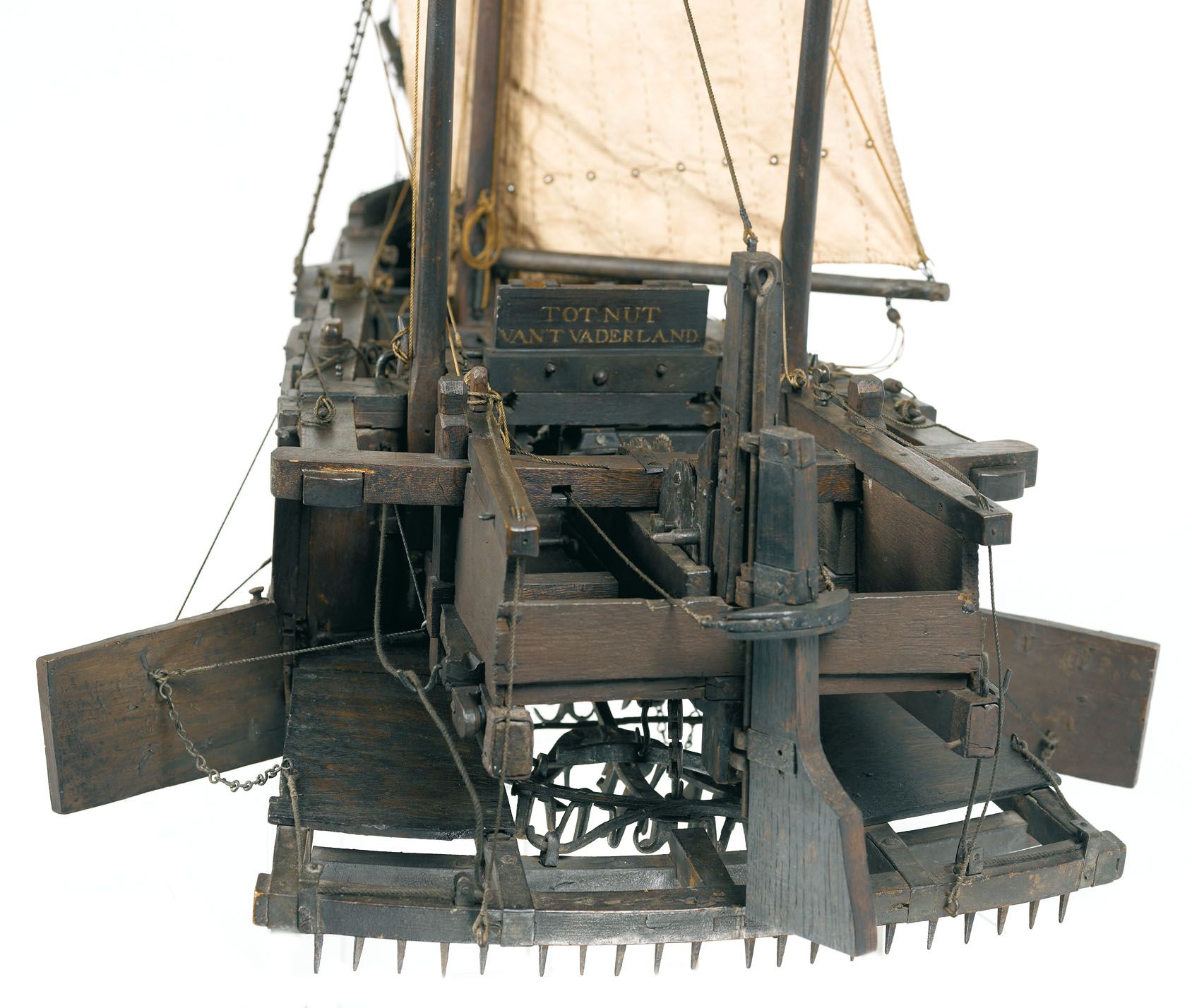 Scheepsmodel Krabbelaar, detail. Datering: eind achttiende eeuw. Herkomst: Stedelijke Collectie Veere. Museum Veere, foto Ivo Wennekes.